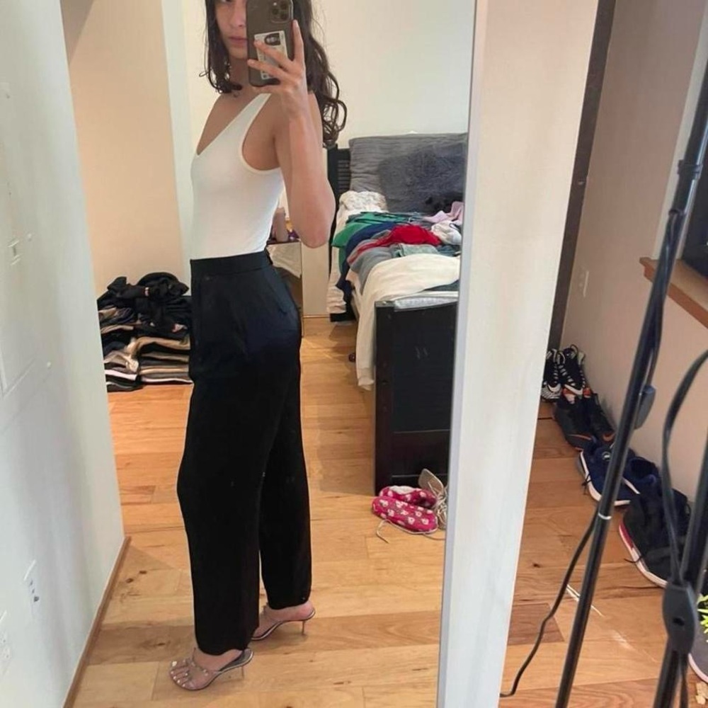 Chic Black Women's Trousers - Picture 2 of 4